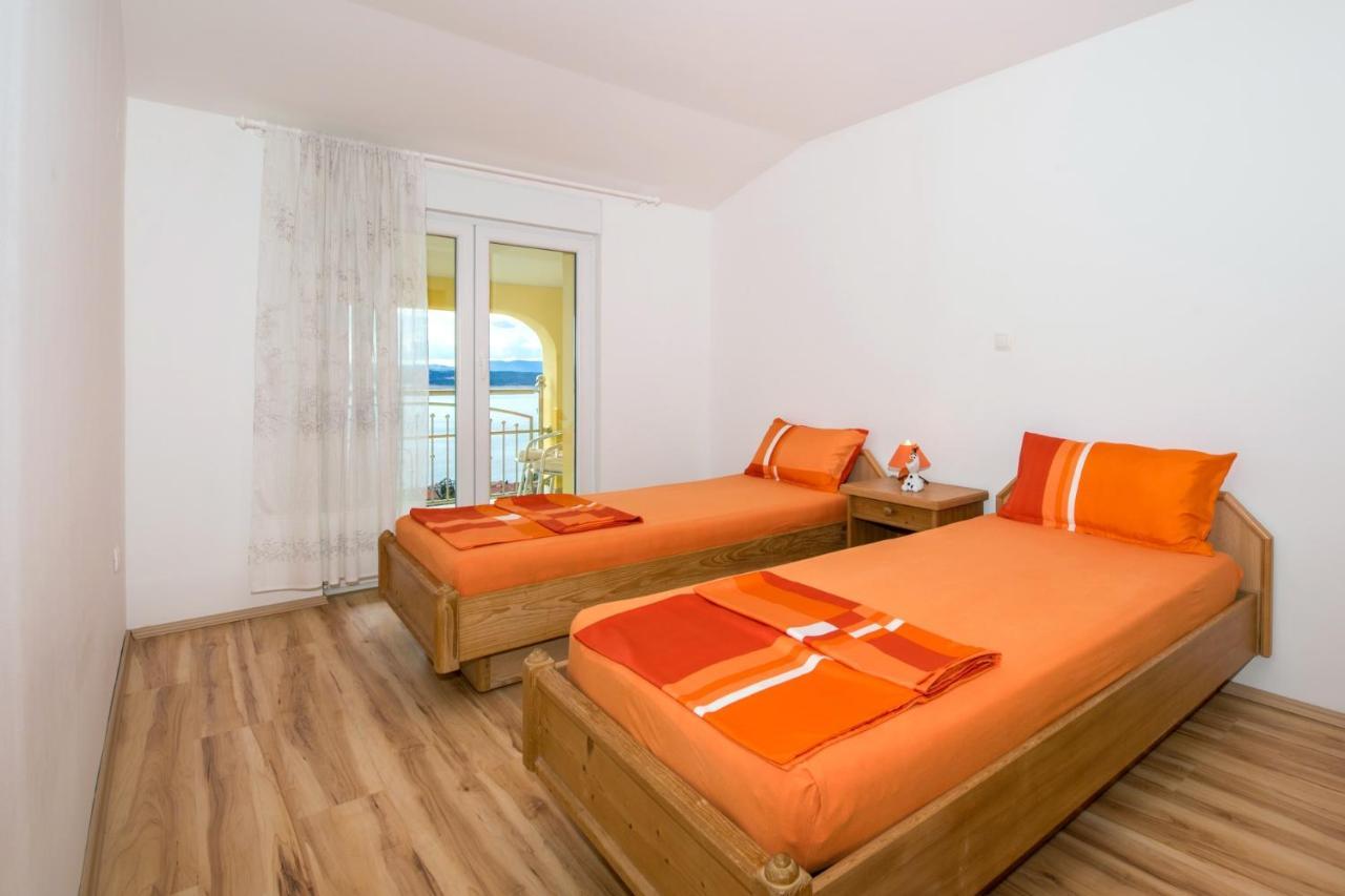 Apartments With A Parking Space Dramalj, Crikvenica - 5592 Bagian luar foto