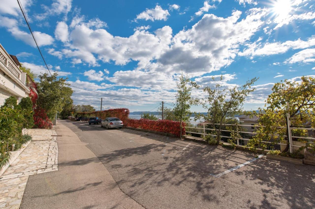 Apartments With A Parking Space Dramalj, Crikvenica - 5592 Bagian luar foto